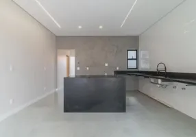 Foto 1 de Casa com 2 Quartos à venda, 75m² em Buraquinho, Lauro de Freitas