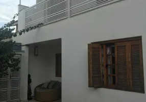 Foto 1 de Sobrado com 3 Quartos à venda, 240m² em Campo Belo, São Paulo