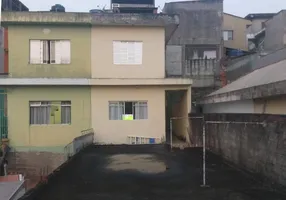 Foto 1 de Casa com 2 Quartos à venda, 140m² em Ayrosa, Osasco