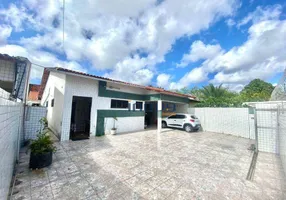 Foto 1 de Casa com 4 Quartos à venda, 257m² em Cidade dos Funcionários, Fortaleza