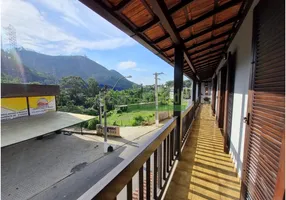 Foto 1 de Casa com 3 Quartos para alugar, 120m² em Samambaia, Petrópolis