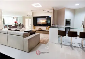 Foto 1 de Apartamento com 3 Quartos à venda, 164m² em Pioneiros, Balneário Camboriú