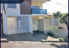 Foto 1 de Sobrado com 3 Quartos à venda, 160m² em Jardim Sao Pedro, Apucarana