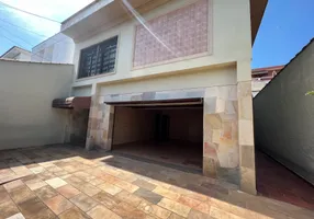 Foto 1 de Casa com 3 Quartos à venda, 250m² em Interlagos, São Paulo