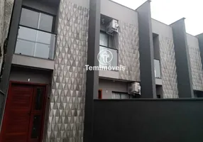 Foto 1 de Sobrado com 2 Quartos à venda, 67m² em Santa Catarina, Joinville