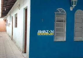 Foto 1 de Casa com 2 Quartos à venda, 70m² em Jardim Canuto Borges, Taubaté