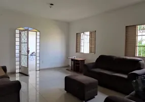 Foto 1 de Casa com 4 Quartos à venda, 120m² em Vista Alegre, Belo Horizonte