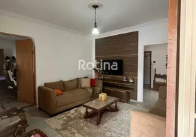 Foto 1 de Casa com 3 Quartos à venda, 190m² em Santa Mônica, Uberlândia