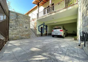 Foto 1 de Casa com 3 Quartos à venda, 360m² em Itapoã, Belo Horizonte