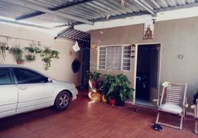 Foto 1 de Casa com 3 Quartos à venda, 54m² em , Dumont