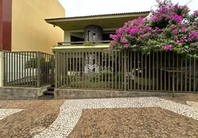 Foto 1 de Sobrado com 3 Quartos à venda, 256m² em Centro, Cascavel
