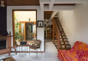 Foto 1 de Casa com 4 Quartos à venda, 210m² em Panamby, São Paulo