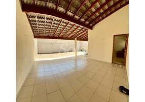 Foto 1 de Casa com 3 Quartos à venda, 149m² em Granada, Uberlândia