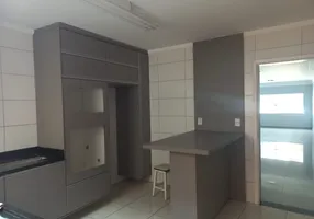 Foto 1 de Casa de Condomínio com 3 Quartos à venda, 175m² em Vila Carrão, São Paulo