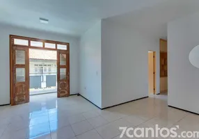 Foto 1 de Apartamento com 3 Quartos para alugar, 90m² em Vila União, Fortaleza