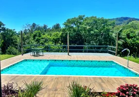 Foto 1 de Fazenda/Sítio com 3 Quartos à venda, 220m² em Zona Rural, Joanópolis