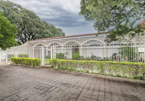 Foto 1 de Casa com 4 Quartos à venda, 397m² em Zona 04, Maringá