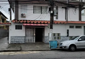 Foto 1 de Casa com 3 Quartos para alugar, 120m² em Marapé, Santos