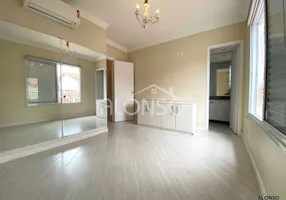 Foto 1 de Casa de Condomínio com 3 Quartos para venda ou aluguel, 140m² em Granja Viana, Cotia