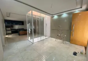 Foto 1 de Casa com 4 Quartos para alugar, 170m² em Santa Rosa, Uberlândia