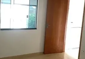 Foto 1 de Sobrado com 2 Quartos à venda, 120m² em Campo de Santana, Curitiba