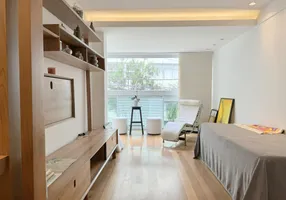 Foto 1 de Apartamento com 3 Quartos à venda, 115m² em Lagoa, Rio de Janeiro