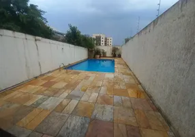 Foto 1 de Sobrado com 3 Quartos à venda, 220m² em Vila Polopoli, São Paulo