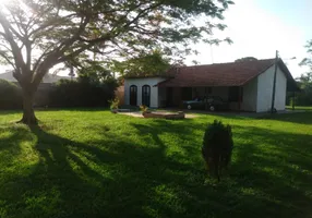 Foto 1 de Casa com 3 Quartos à venda, 237m² em Centro Empresarial Ferreirense, Porto Ferreira