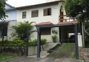 Foto 1 de Casa com 2 Quartos à venda, 160m² em Espiríto Santo, Porto Alegre