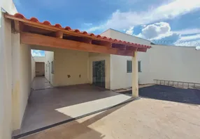 Foto 1 de Casa com 3 Quartos à venda, 250m² em Jardim Holanda, Uberlândia