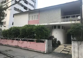Foto 1 de Apartamento com 4 Quartos à venda, 700m² em Casa Amarela, Recife