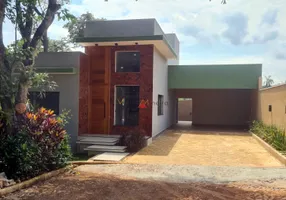 Foto 1 de Casa com 3 Quartos à venda, 500m² em Centro, Itatiaiuçu