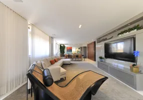 Foto 1 de Apartamento com 4 Quartos à venda, 196m² em Belvedere, Belo Horizonte