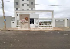 Foto 1 de Apartamento com 2 Quartos à venda, 45m² em Jardim Canaã, Uberlândia