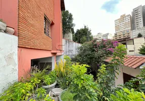 Foto 1 de Sobrado com 4 Quartos para alugar, 330m² em Pompeia, São Paulo