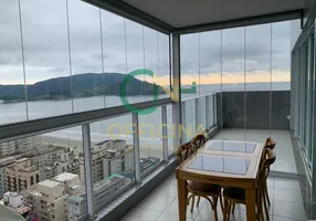 Foto 1 de Apartamento com 4 Quartos à venda, 240m² em Embaré, Santos