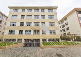 Casas à venda na Rua Marechal Hermes em Curitiba