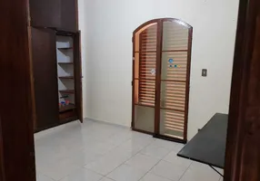 Foto 1 de Casa com 4 Quartos à venda, 245m² em Cidade Universitária, Campinas