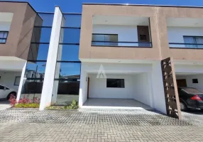 Foto 1 de Casa com 3 Quartos para alugar, 109m² em São Marcos, Joinville