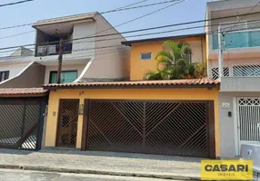 Foto 1 de Casa com 3 Quartos à venda, 236m² em Vila Scarpelli, Santo André