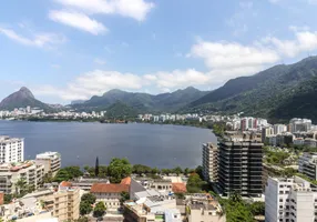 Foto 1 de Apartamento com 4 Quartos à venda, 180m² em Lagoa, Rio de Janeiro