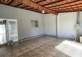 Foto 1 de Casa com 2 Quartos à venda, 120m² em Jardim Mariana I, São José dos Campos