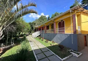 Foto 1 de Fazenda/Sítio com 4 Quartos à venda, 450m² em Jardim Aracy, Mogi das Cruzes