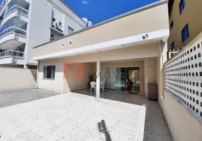 Foto 1 de Casa com 3 Quartos para alugar, 90m² em Bombas, Bombinhas