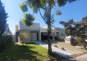 Foto 1 de Casa de Condomínio com 4 Quartos para venda ou aluguel, 281m² em Paisagem Renoir, Cotia