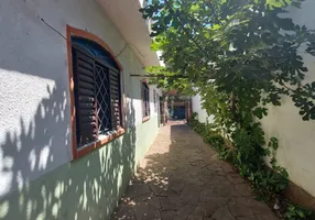 Foto 1 de Casa com 3 Quartos à venda, 216m² em Passo da Areia, Porto Alegre