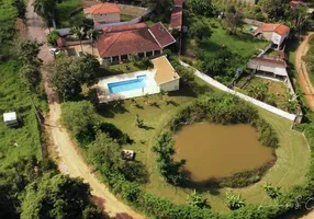Foto 1 de Fazenda/Sítio com 3 Quartos à venda, 3000m² em Maracanã, Jarinu