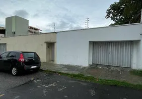 Foto 1 de Casa com 3 Quartos à venda, 226m² em Joaquim Tavora, Fortaleza