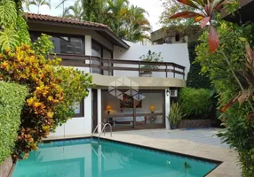 Foto 1 de Casa com 4 Quartos à venda, 358m² em Boa Vista, Porto Alegre
