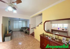 Foto 1 de Casa com 3 Quartos à venda, 185m² em Encruzilhada, Santos